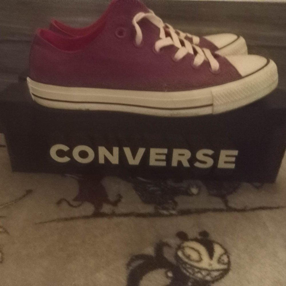 Purple low Converse, plum purple
